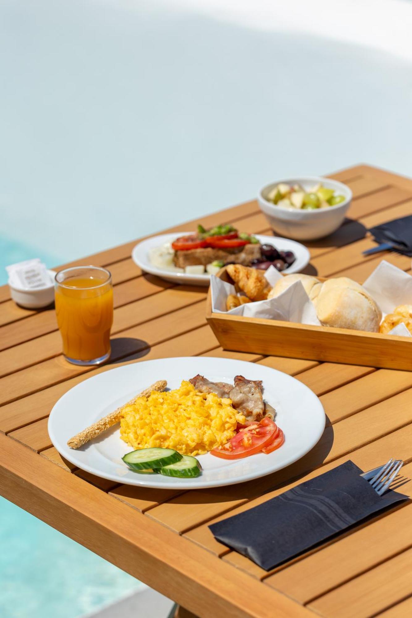 Thermes Luxury Villas And Spa (Adults Only) Megalochori  Eksteriør bilde