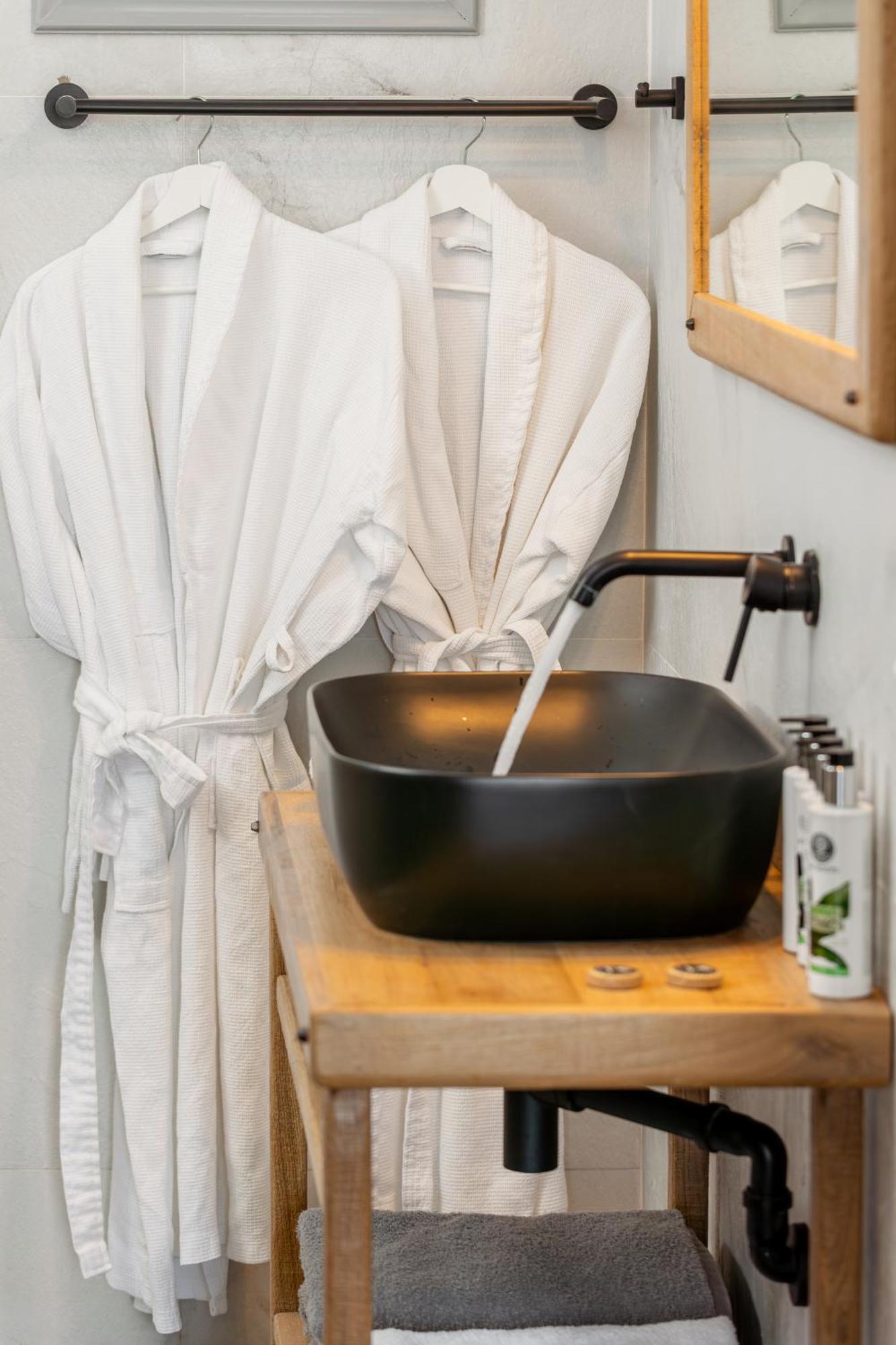 Thermes Luxury Villas And Spa (Adults Only) Megalochori  Eksteriør bilde