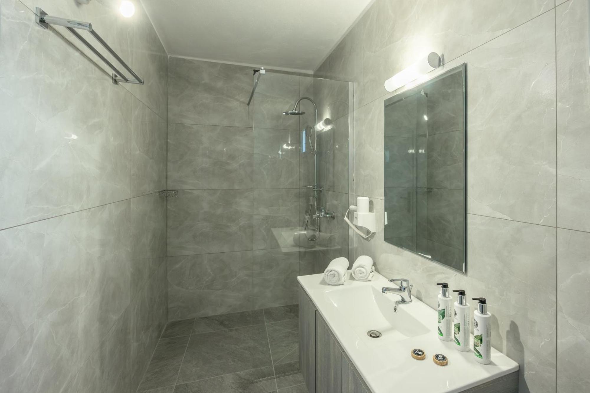 Thermes Luxury Villas And Spa (Adults Only) Megalochori  Eksteriør bilde